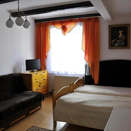 Gosciniec Zapiecek Hotel สโตรเนีย ชล็องสเกีย ภายนอก รูปภาพ