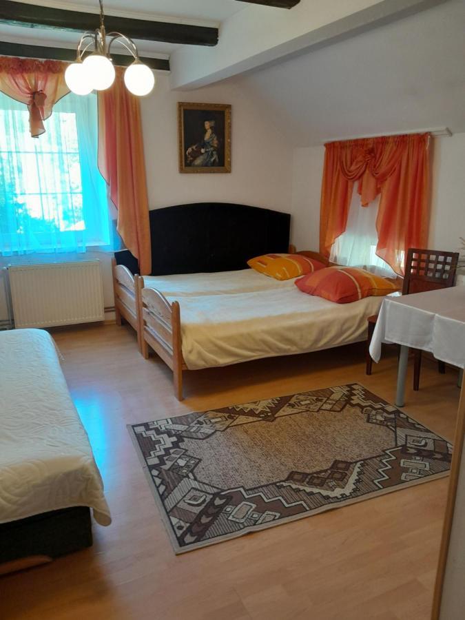 Gosciniec Zapiecek Hotel สโตรเนีย ชล็องสเกีย ภายนอก รูปภาพ